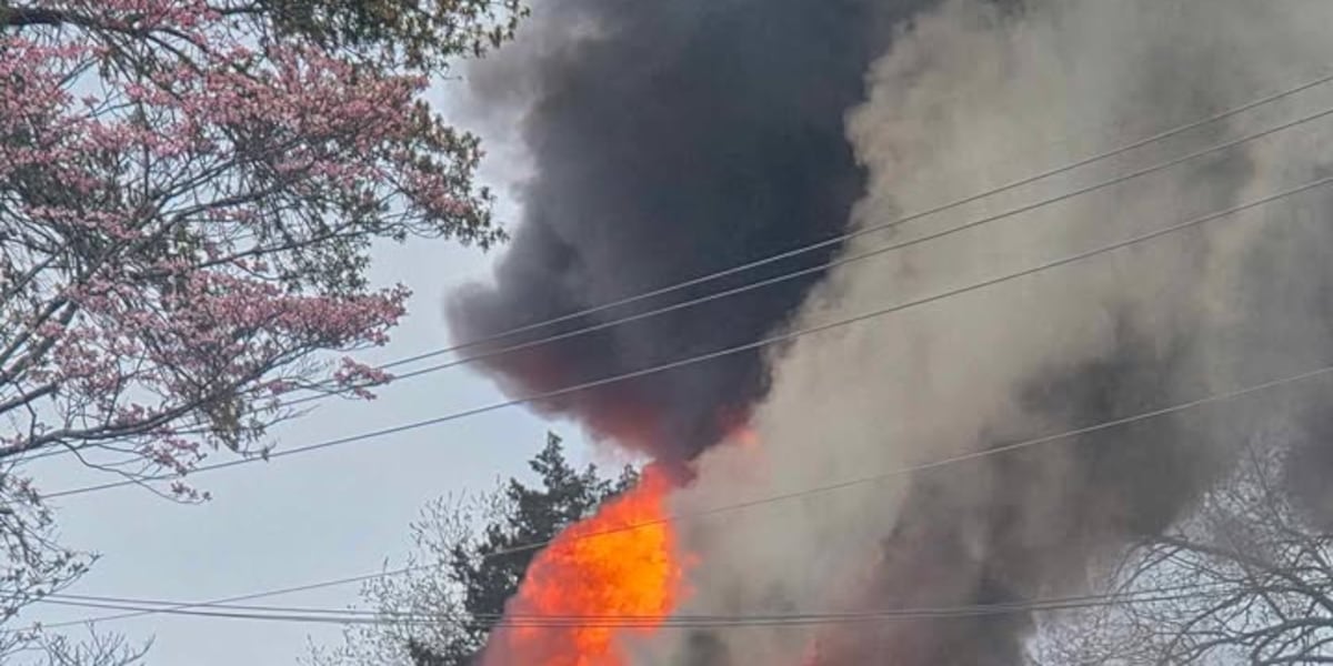 Crews on scene of large apartment complex fire in Decatur