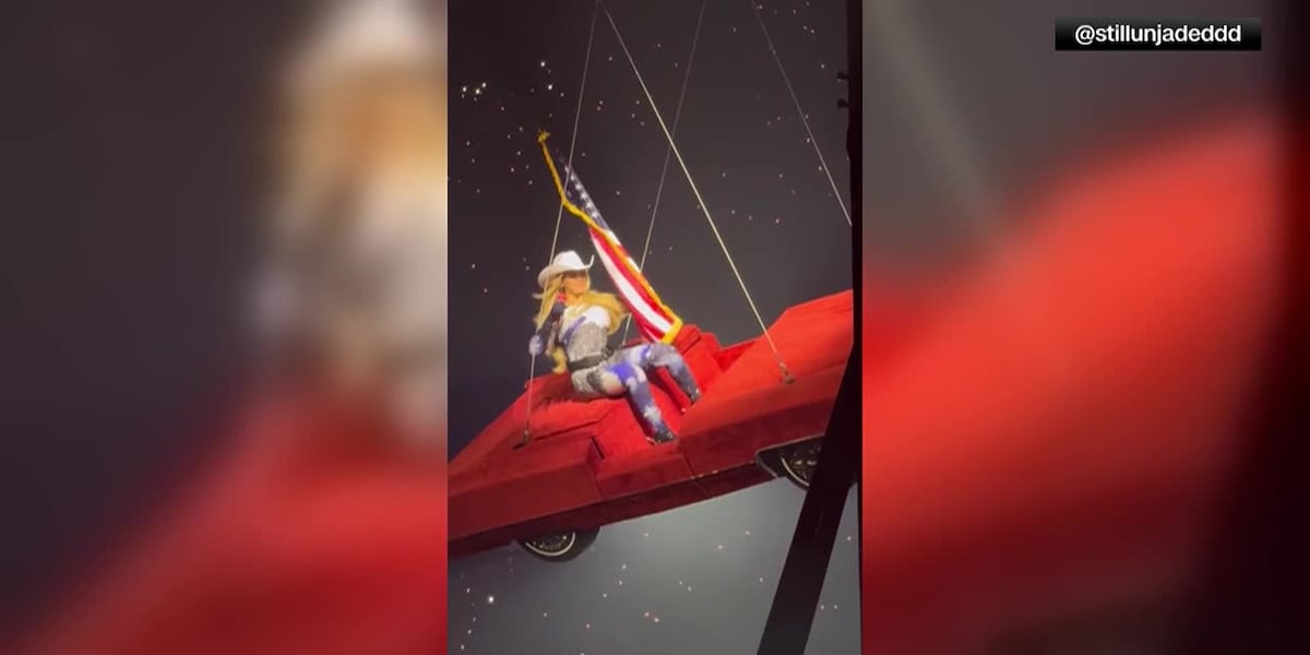Beyoncé gets stuck on flying car prop during Houston concert