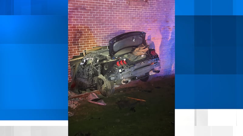 Police chase ends with crash into Henagar Baptist Church.