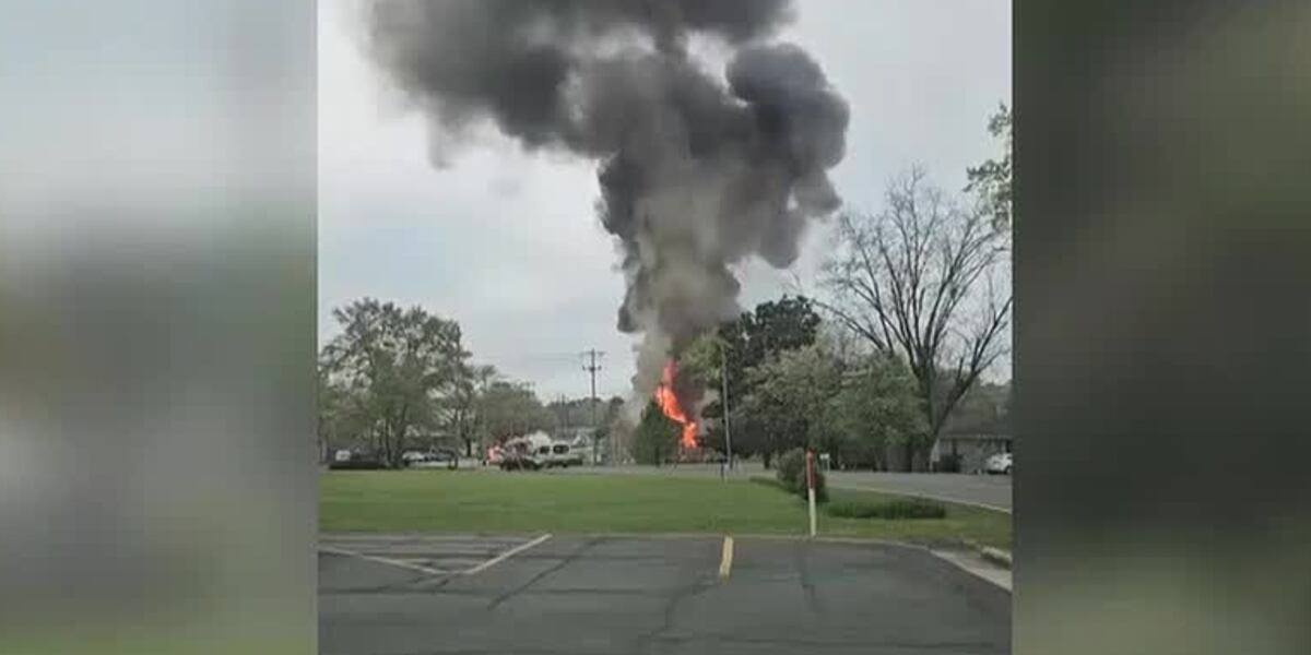 Decatur honors two for helping families after apartment fire