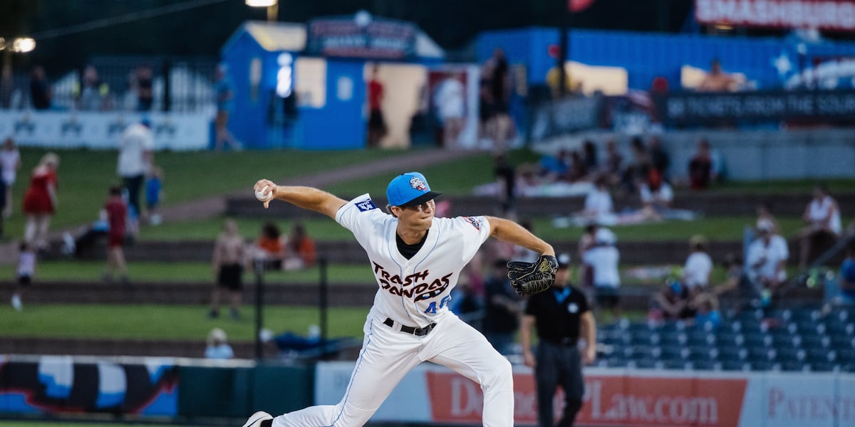 Flores Homers, Trash Pandas Hold Off Smokies 6-5 Wednesday Night
