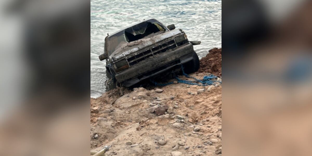 Low Waff Low water levels lead to discovery of missing man’s body inside truck ...
