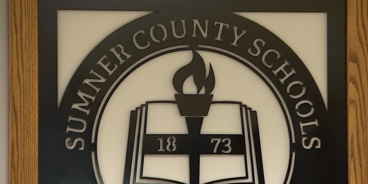 School board gets in debate over saying Christmas or winter break School board gets in debate over saying Christmas or winter break