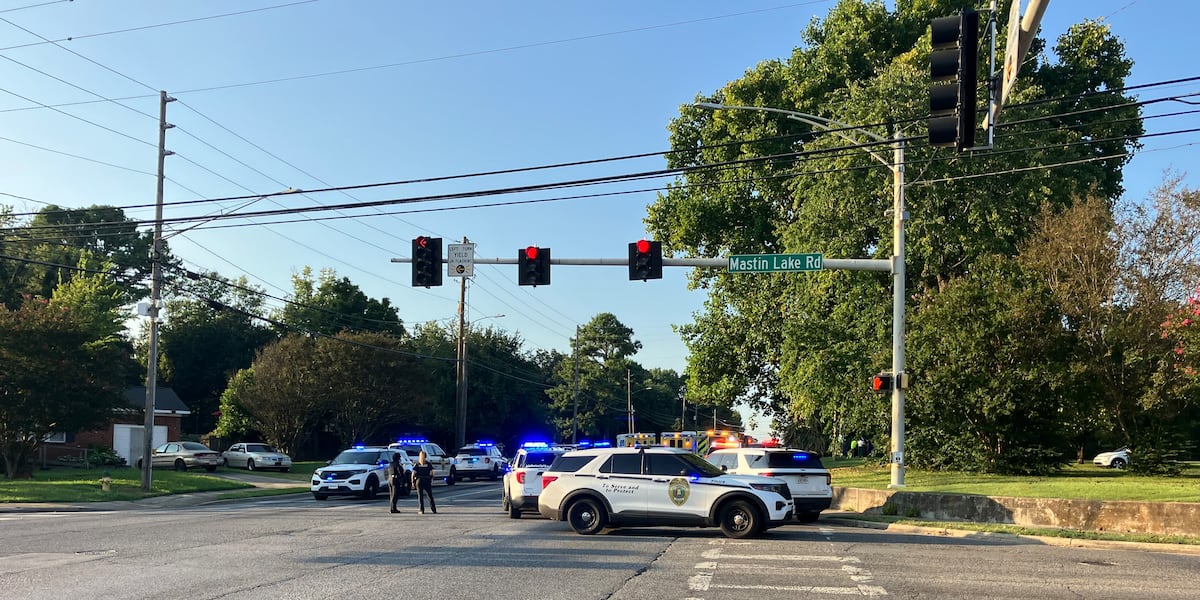 DEVELOPING: High-speed chase ends in crash on Blue Spring Road in Huntsville