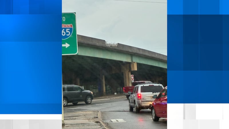 Car crashes into Memorial Parkway guardrail