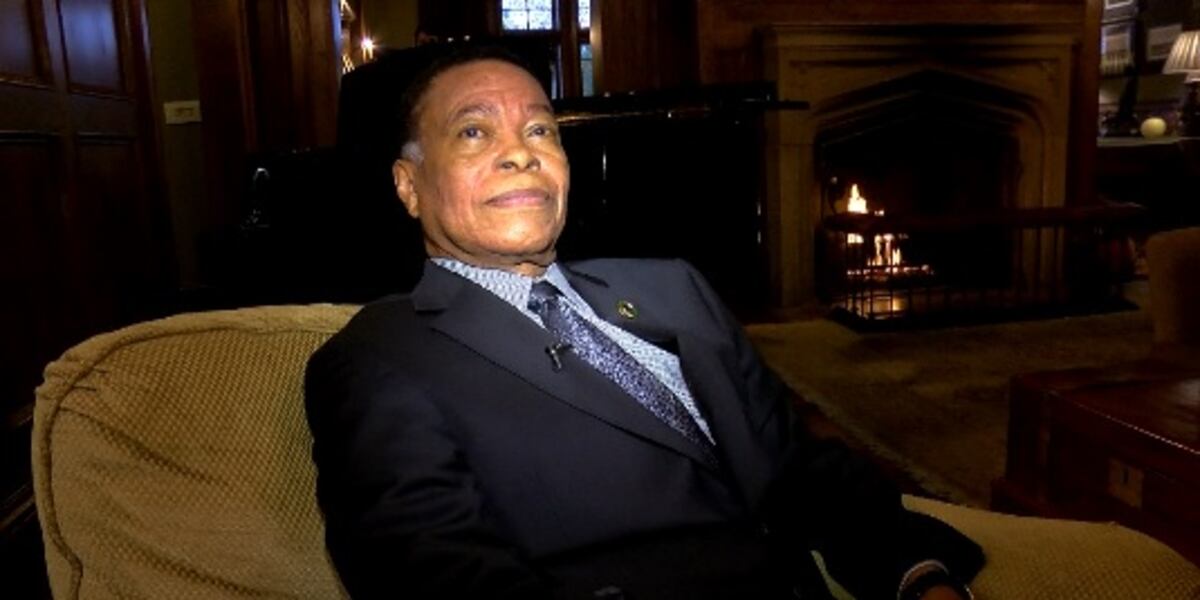 Rasheed Gamble Hall of Heroes: Captain Gamble inspires future generation of pilots ...