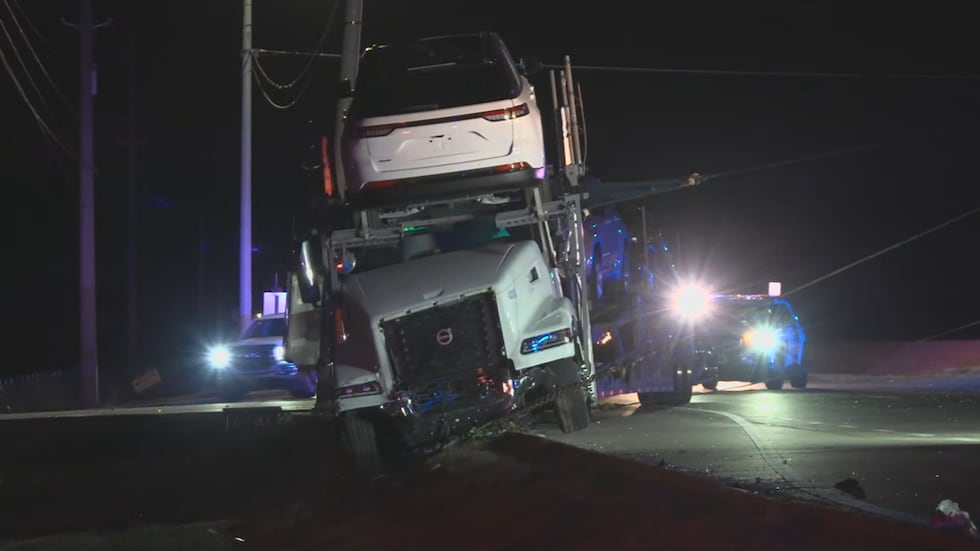 One dead in Meridianville crash involving 18-wheeler