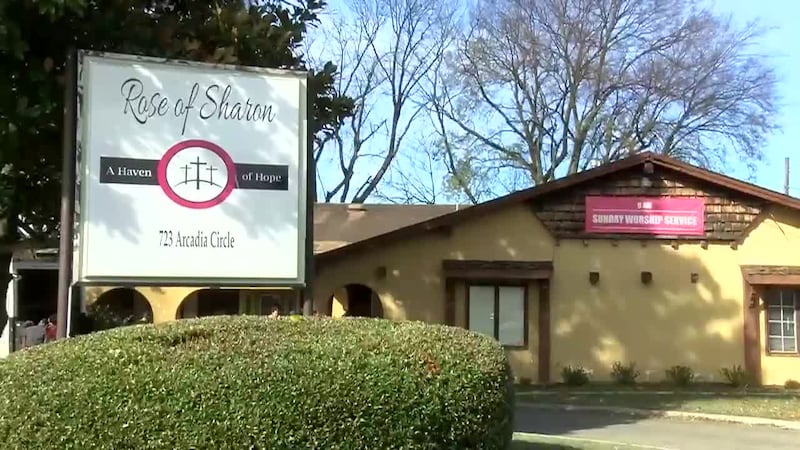 “Kirk Jones and Friends” is hosting a fundraiser and food drive Saturday night at Mad Malts...